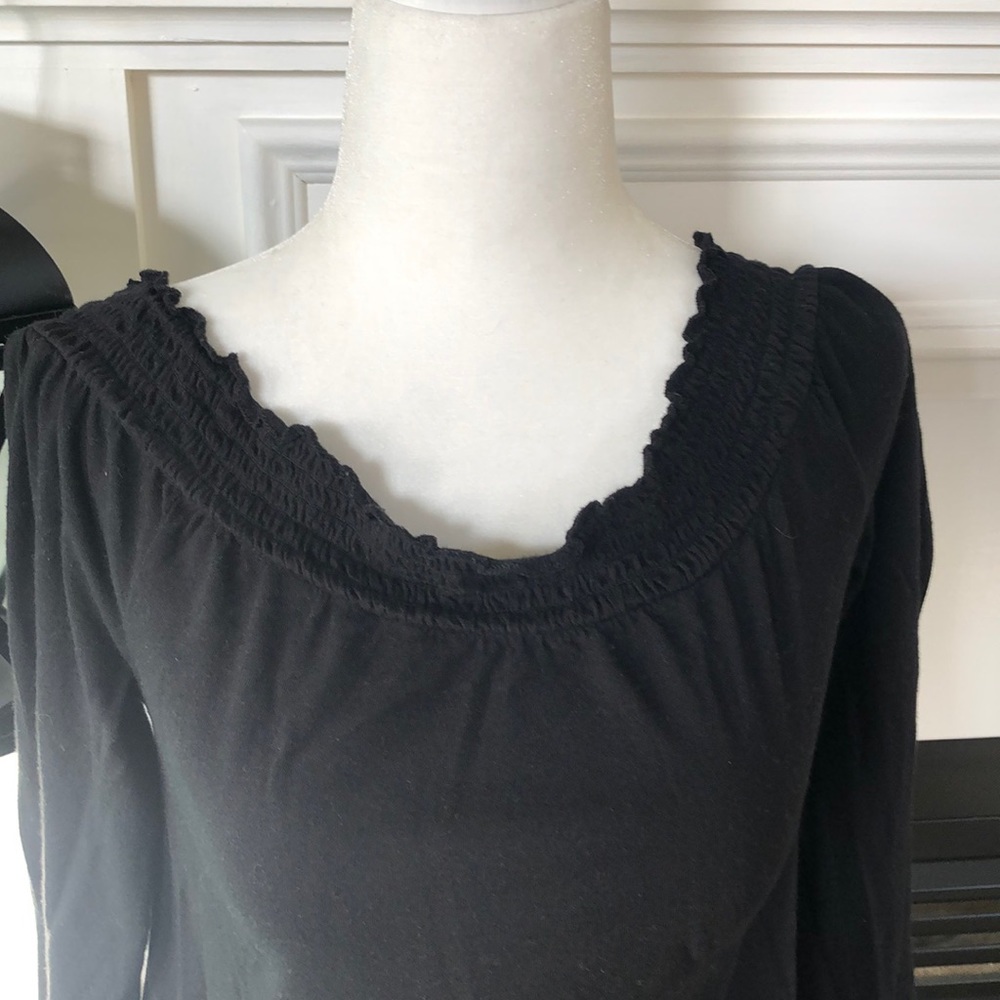 🌺Old Navy off the shoulder shirt🌺 - Picture 3 of 6